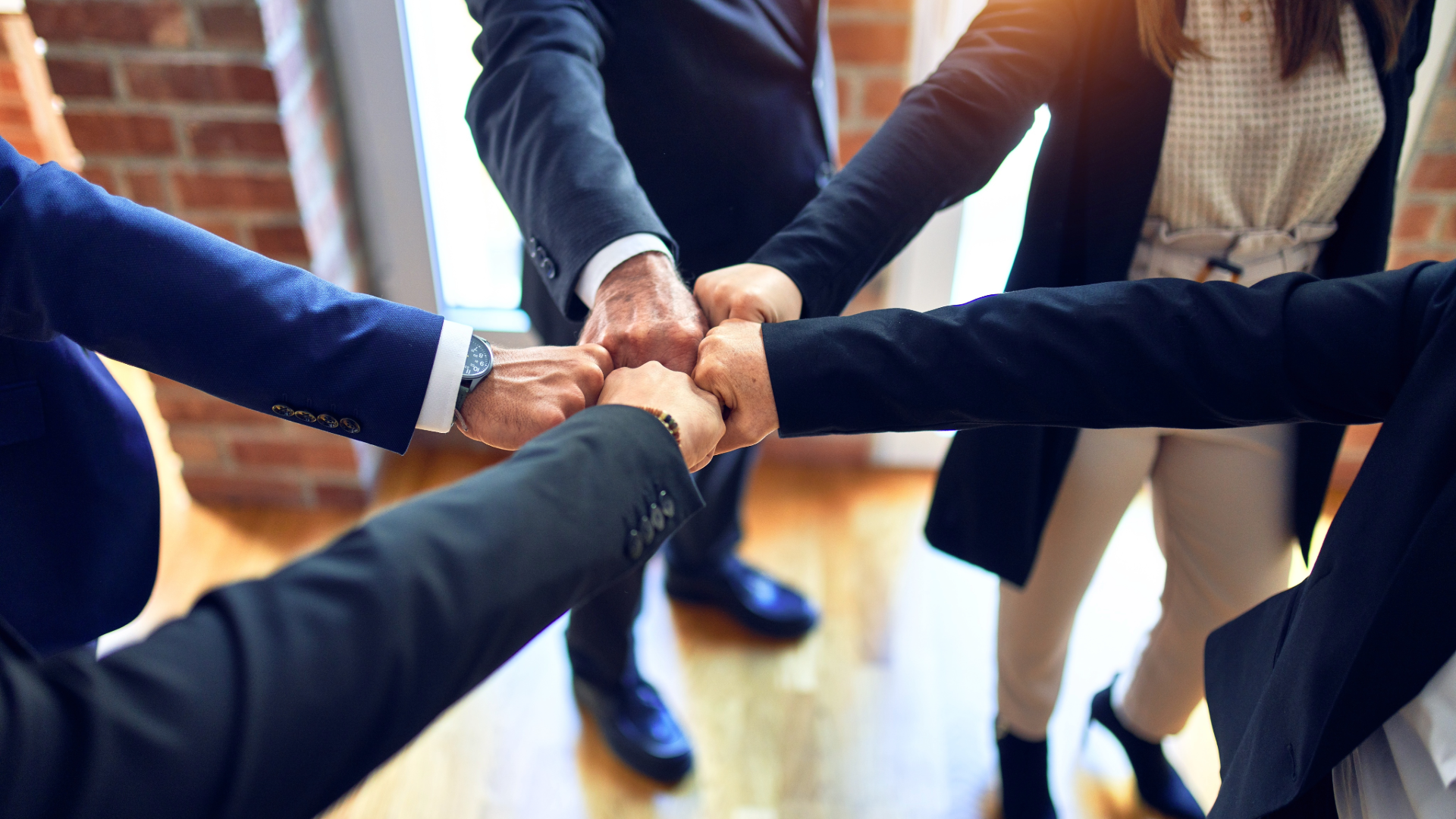 エンゲージメントとモチベーションの違いとは？従業員満足度との関係や高め方を解説